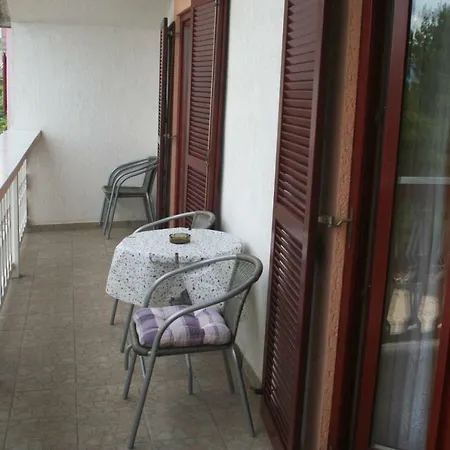 Plahuter 1 Apartment