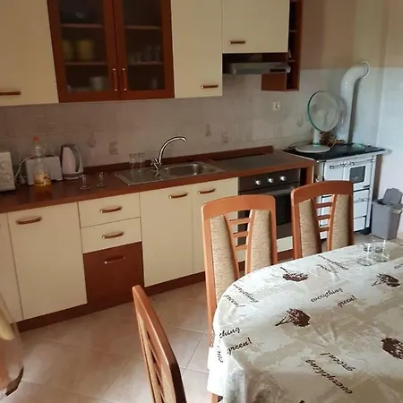 Plahuter 1 Apartment *