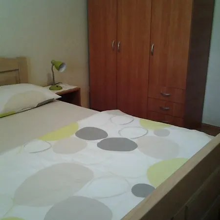 Plahuter 1 * Gornji Karin