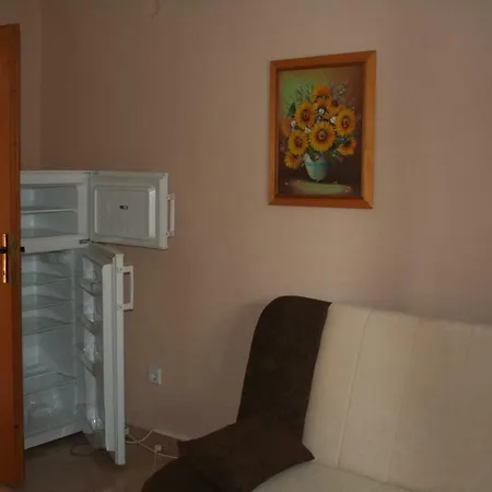 Plahuter 1 * Gornji Karin