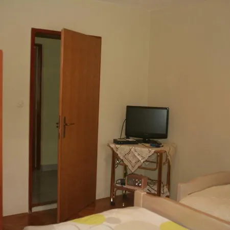 Plahuter 1 Apartment *
