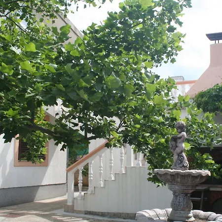 Plahuter 1 Apartment *