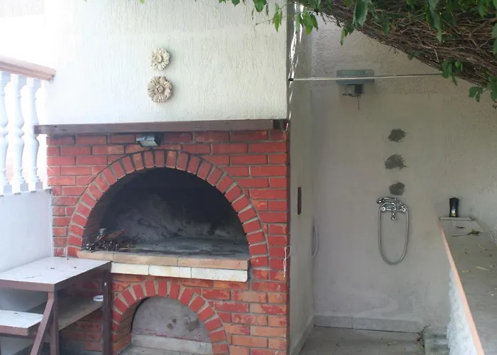Plahuter 1 * Gornji Karin